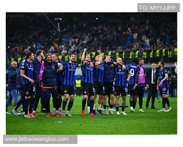 米兰队角球战术巧妙配合成功破门精彩瞬间回顾 米兰队角球战术巧妙配合成功破门精彩瞬间回顾