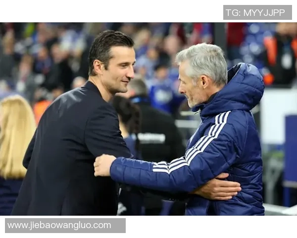 沙尔克04新主帅上任，球队盼重振雄风